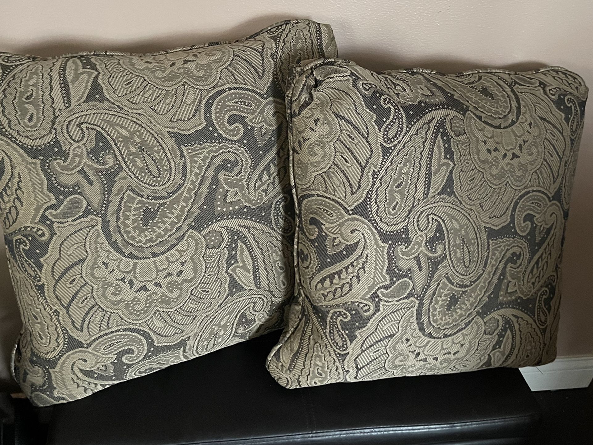 Throw Pillows