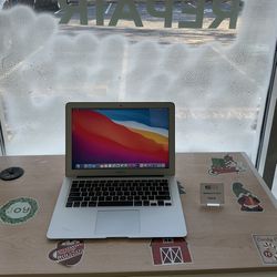 2017 Apple MacBook Air 13” 