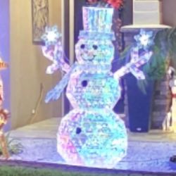 6 Feet Tall Winter Wonderland Lighted Snow Man . 