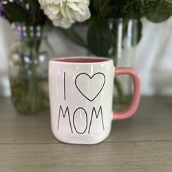 Rae Dunn I 🩷 MOM Mug