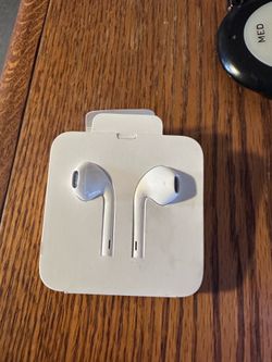 Apple wired headphones