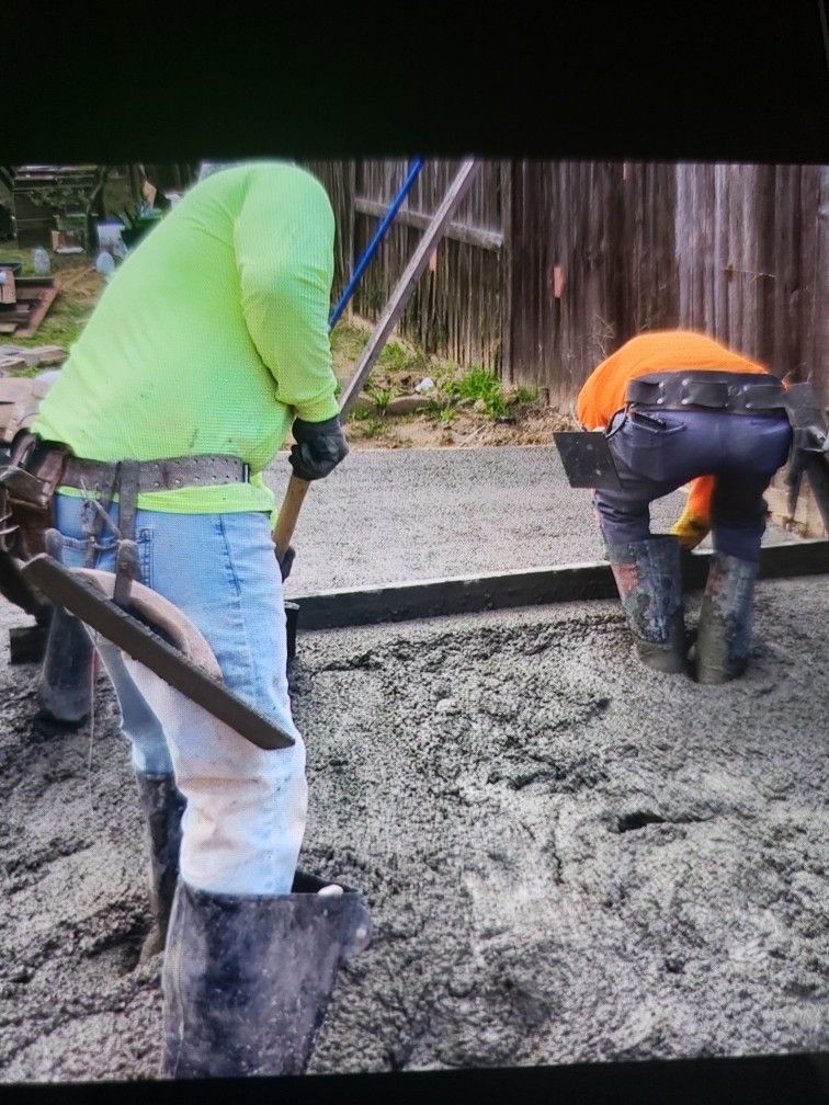 Need A New Driveway? We Do All Types At Good Prices Give Us A Call !!! We Offer Free Estimates🔹 ✅ 🟡 🟦