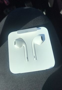 Apple i-phone earphones