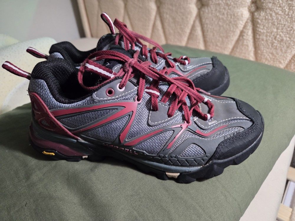 Merrell Capra Sport Turbulence Womens Hiking Shoes  Violet Size 6.5