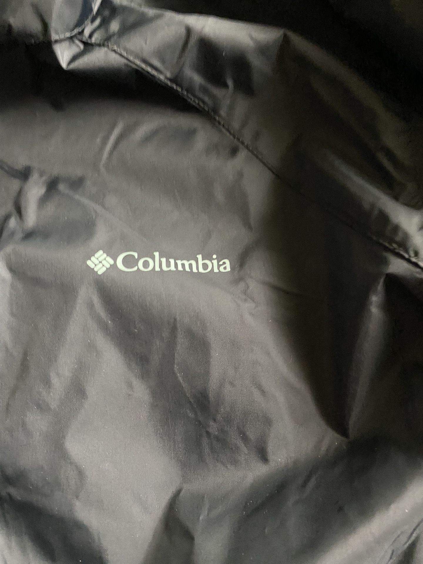 A Woman’s 2X Columbia Sportswear Rain Jacket