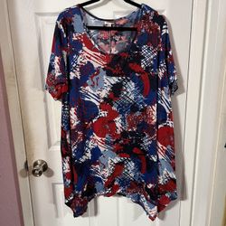 Women’s Size 26 / 28 Long Tunic Length Short  Sleeves.  Color Red, White and Blue. Brand Avenue.  Made of 100% polyester . Preowned Excellent Conditio