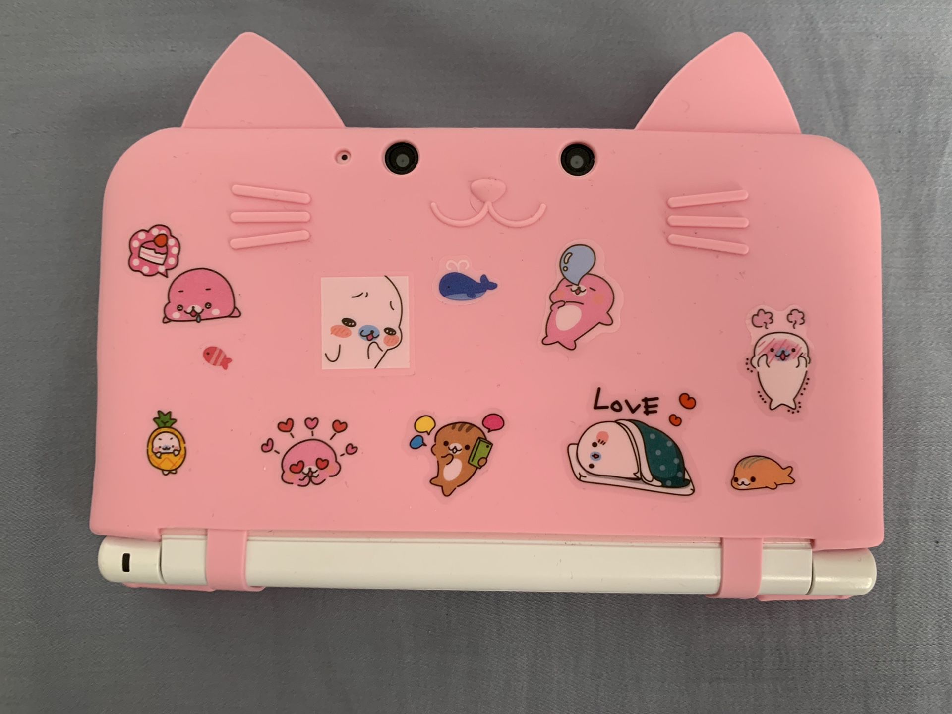 Rare Pink And White Nintendo 3DS