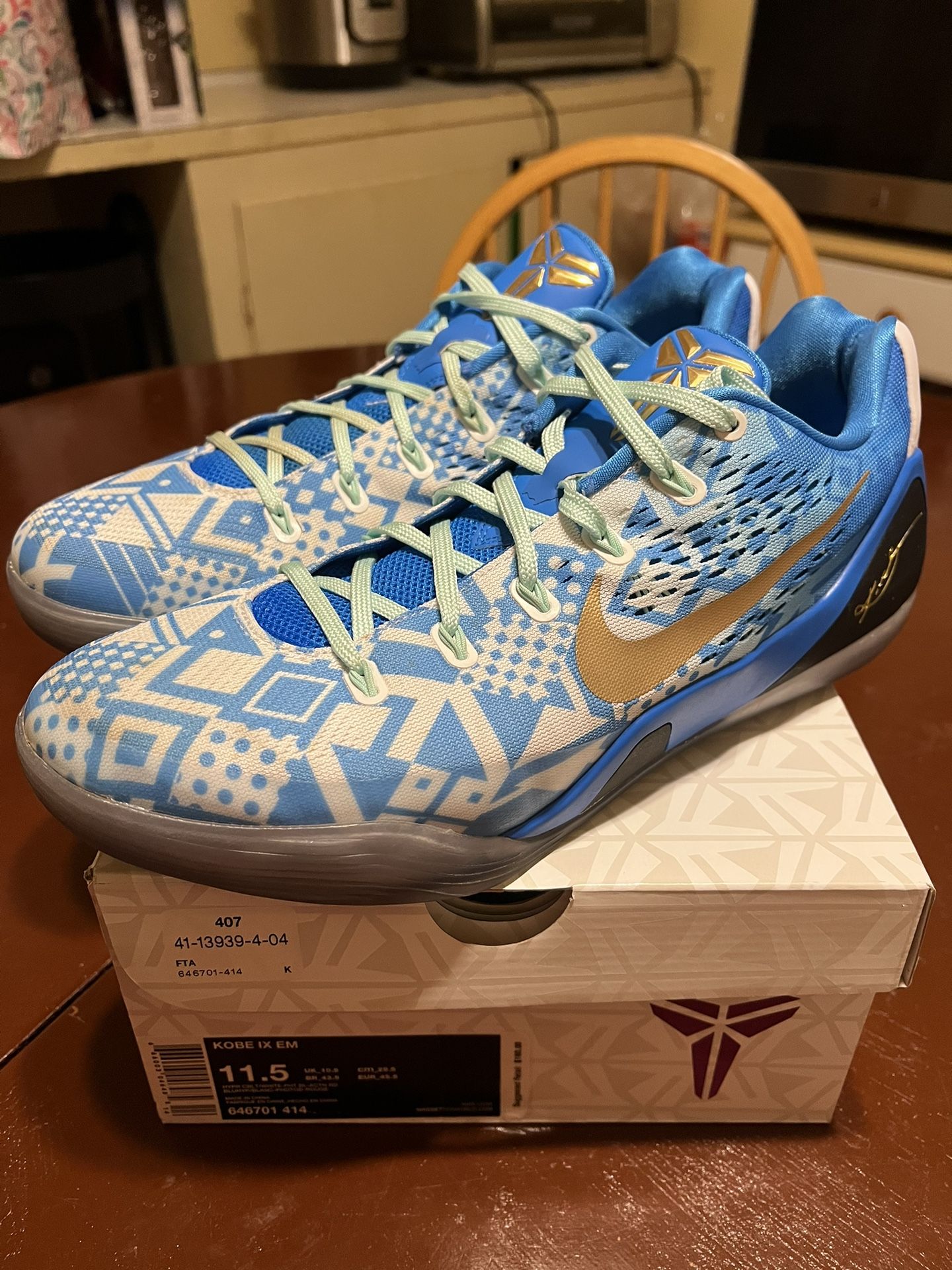 Nike Kobe 9 EM Low Hyper Cobalt Size 11.5