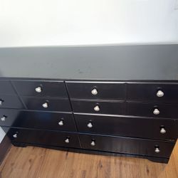 BEDROOM DRESSER