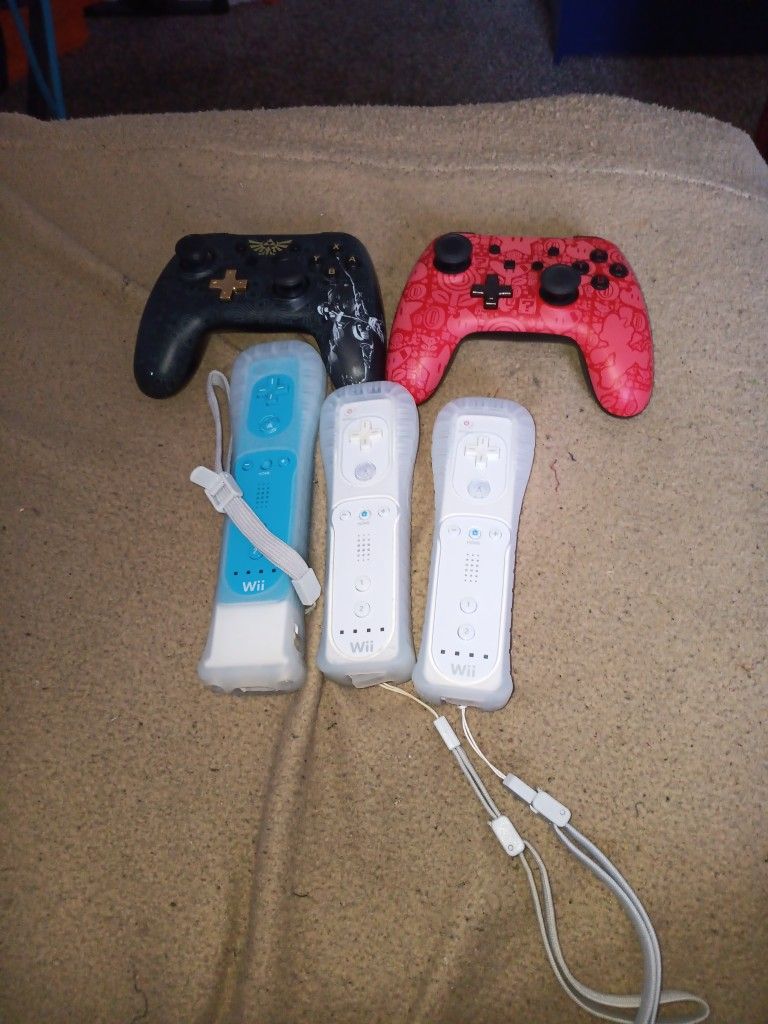 3 Wii Comtole And 2 Power Comtole All For 10 DOLLAR