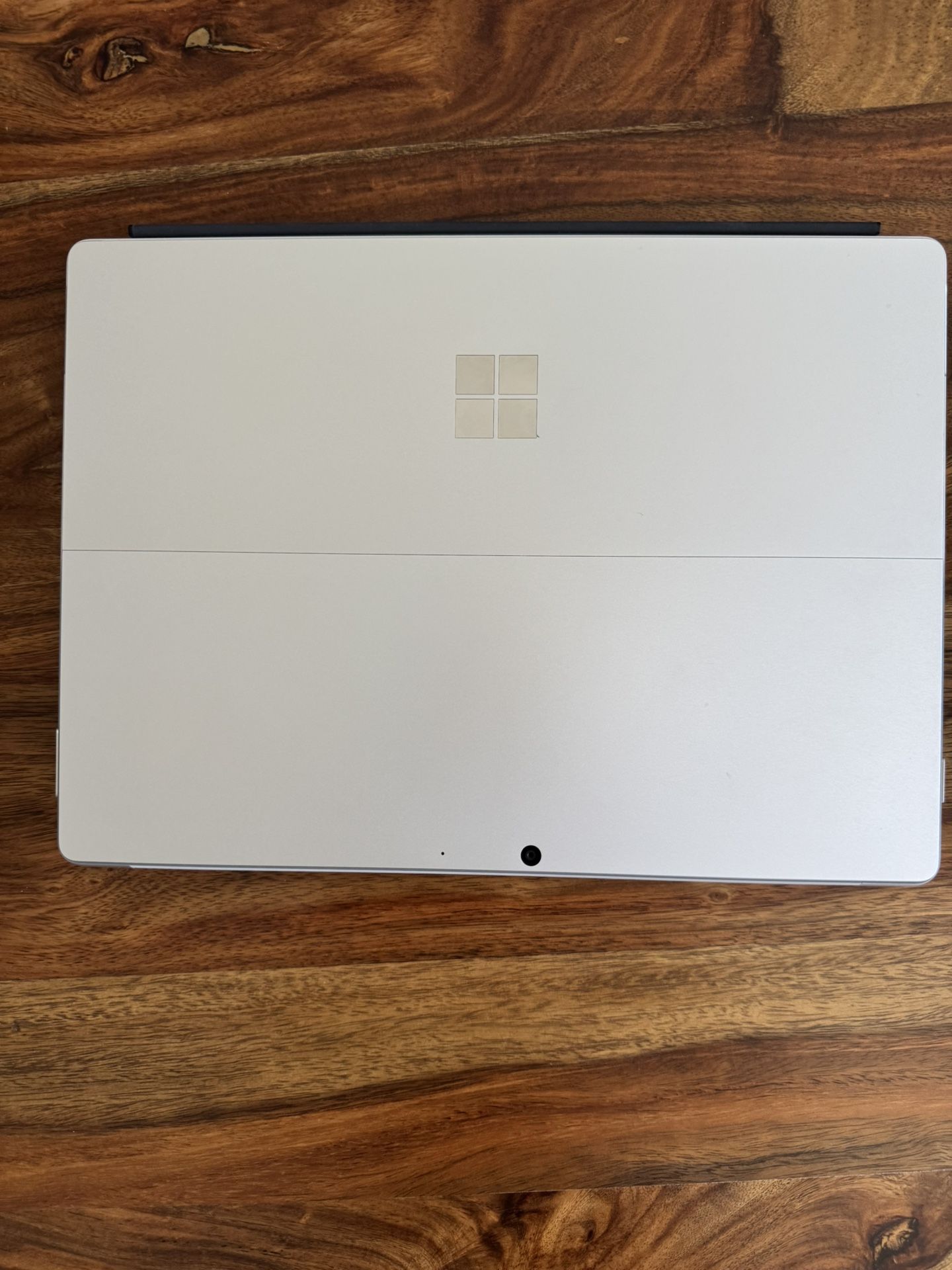 Laptop Surface Pro 8