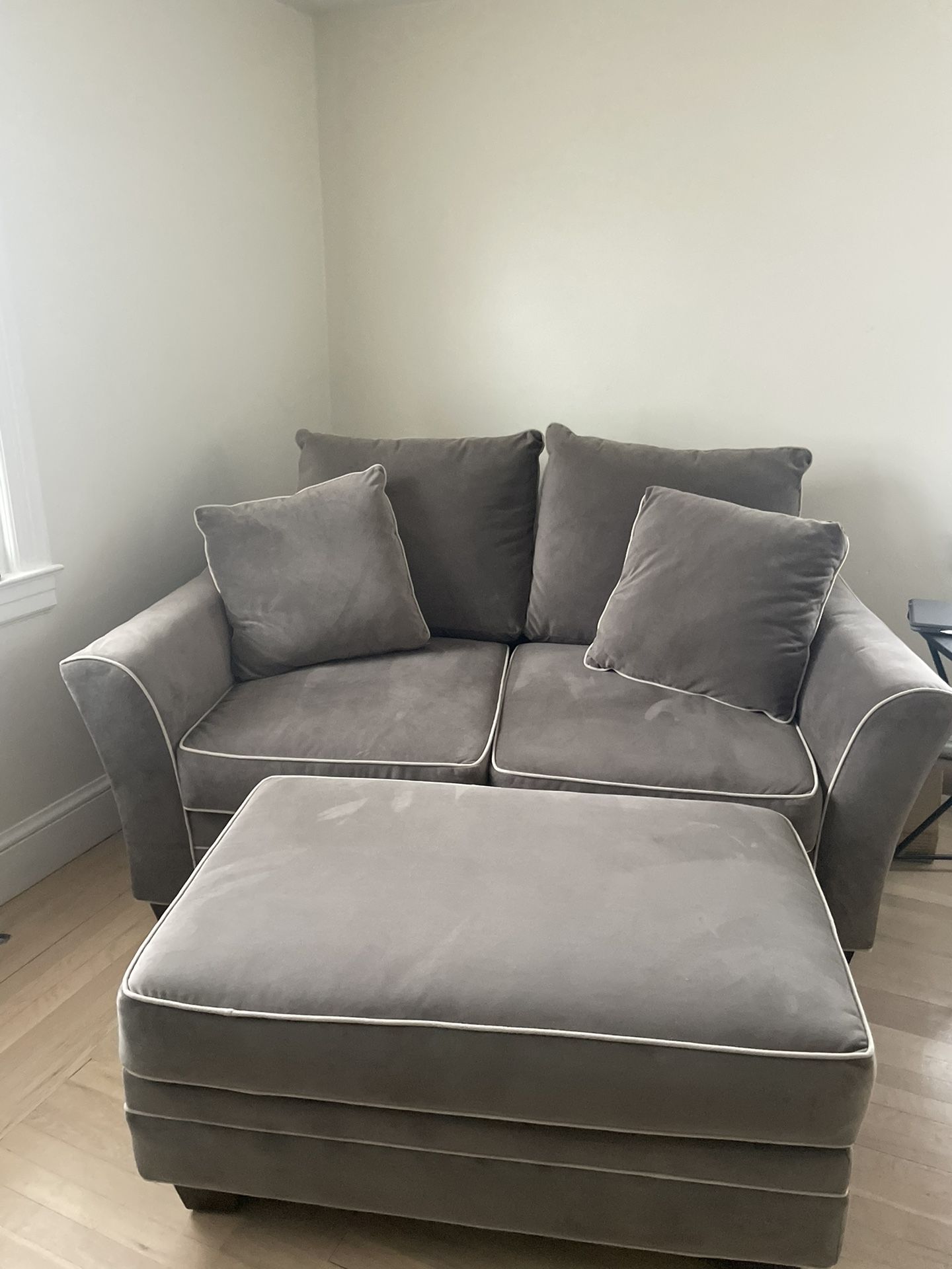 Loveseat Gray With Ottoman