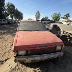 1986 Nissan Tuck D21 4 Cylinder Manual Transmission 4x2