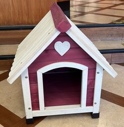 21”x 21” Dog house Brand Pet Squeak
