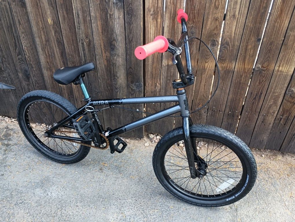 20" DK AURA BMX Bike