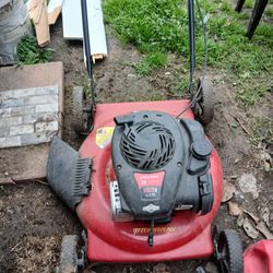 MURRAY 22" 4.50 LAWN MOWER NEEDS CUTE OFF$75 AS IS RUNS AND WORKS GREAT STARTS UP FIRST PULL