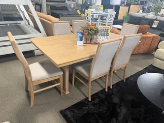 Perfect dining set! 😍 Easy financing! 🔥