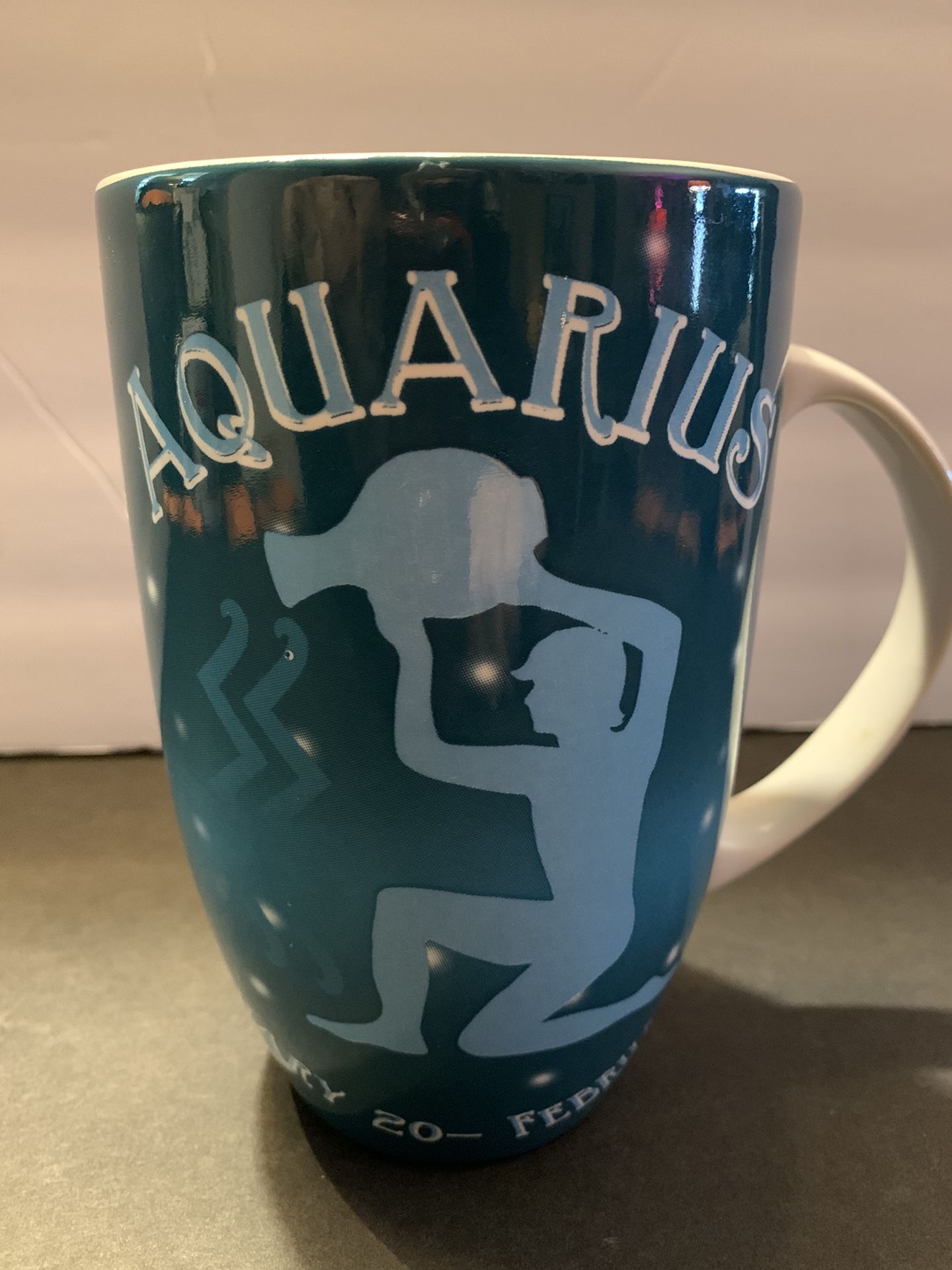 Aquarius large coffee/tea mug. Excellent condition