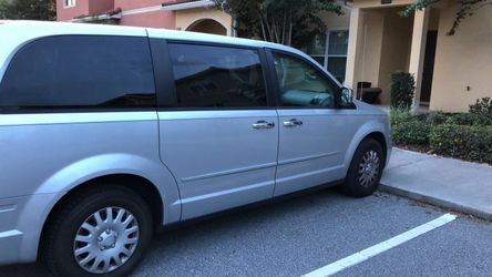 2008 Chrysler town and country