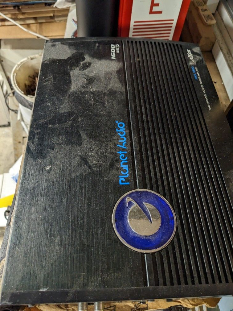 Planet Audio 2 Channel 1600 Watt Amp