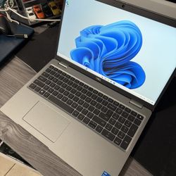 Laptop Computer Dell 5530 Fast Pc