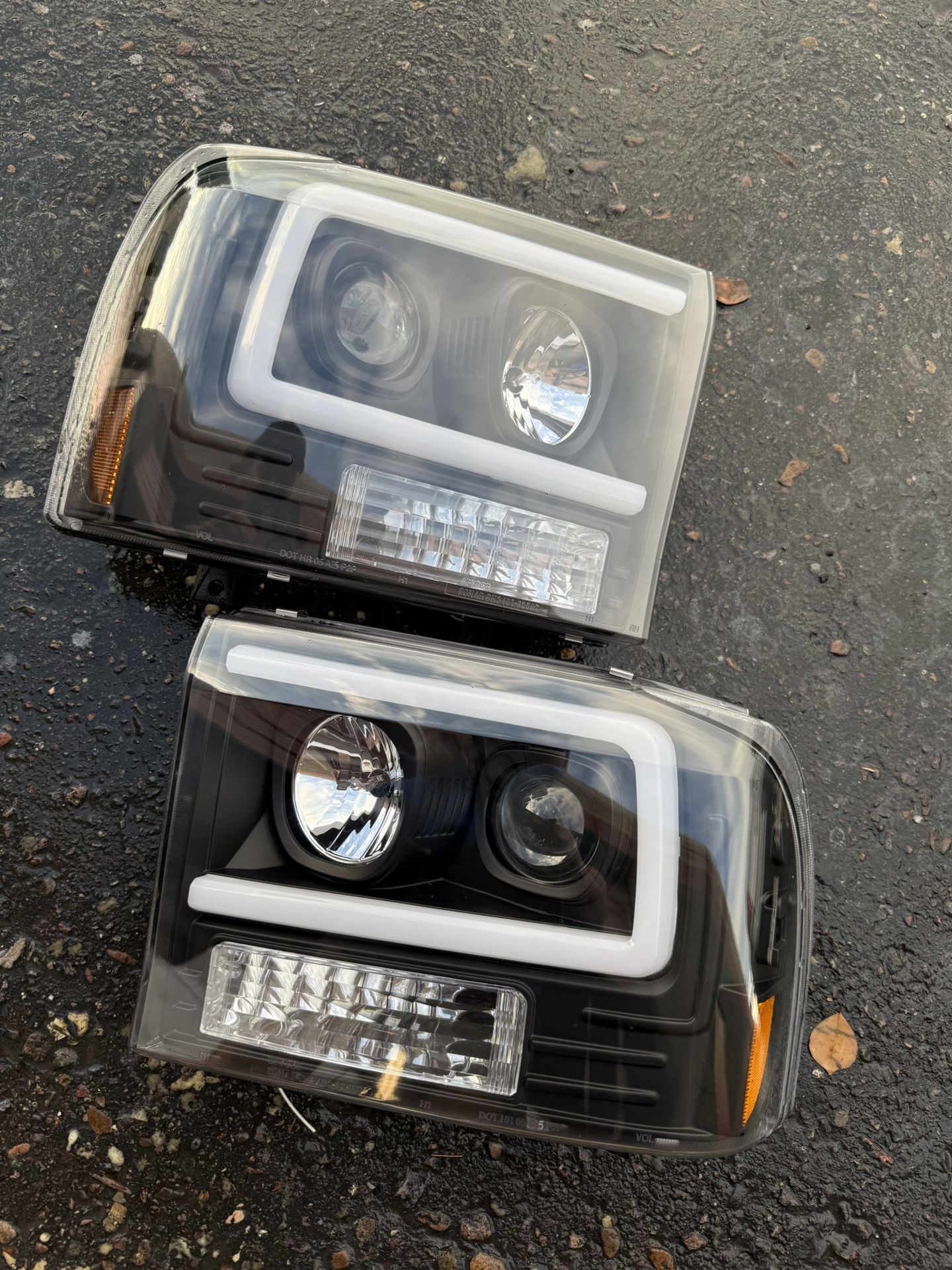 99 to 04 Ford F250 Projector C Bar Headlights