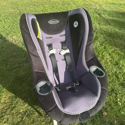 2 REAR FACING INFANT TODDLER KIDS BOOSTER CAR SEATS - CHICCO