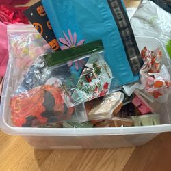 Tote Full Of Scentsy Wax And Bags Great For A Starter Kit ! 