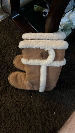 Micheal Kors Boots