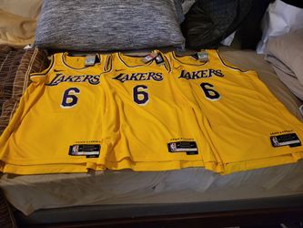 Nike LeBron James Swingman Icon Edition Jersey 100% Authentic Size M,L,XL $120 Each 