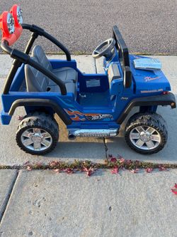 Hot Wheels Jeep Wrangler Ride-On