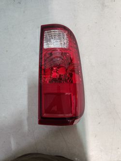 2008 To 2016 Ford F250 , F350 , F450 And F550 Right Passenger Side Tail Light 