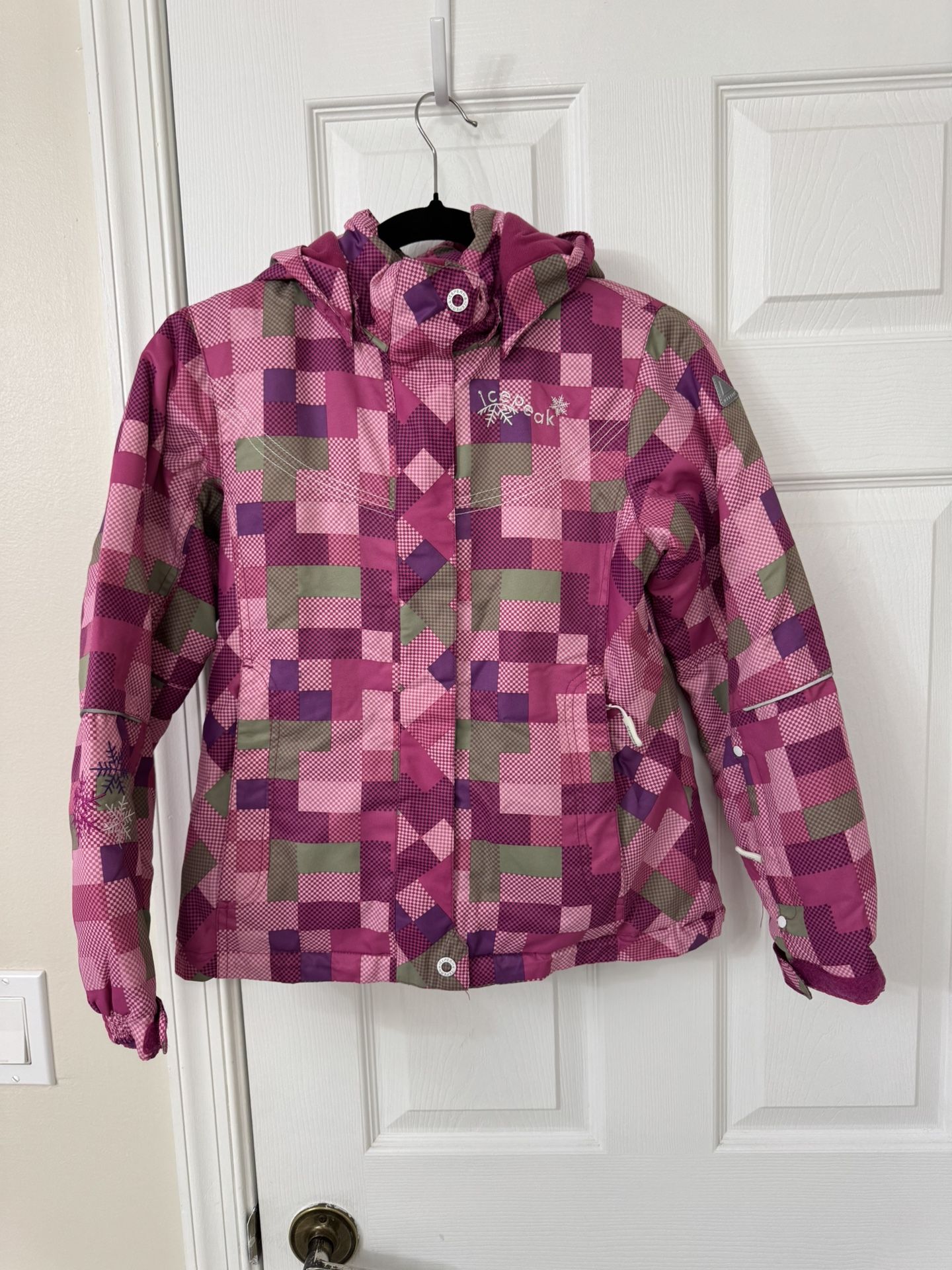 Girls size 10 ice peak winter ski/snowboard jacket like new condition in Weston