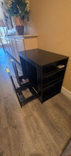 Double trash cabinet