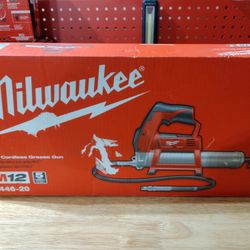 Milwaukee M12 Grease Gun 2446-20