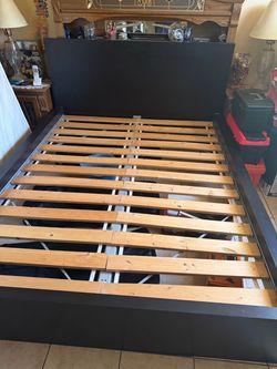 Queen bed