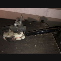 Old Time Chainsaw/needs Carb 