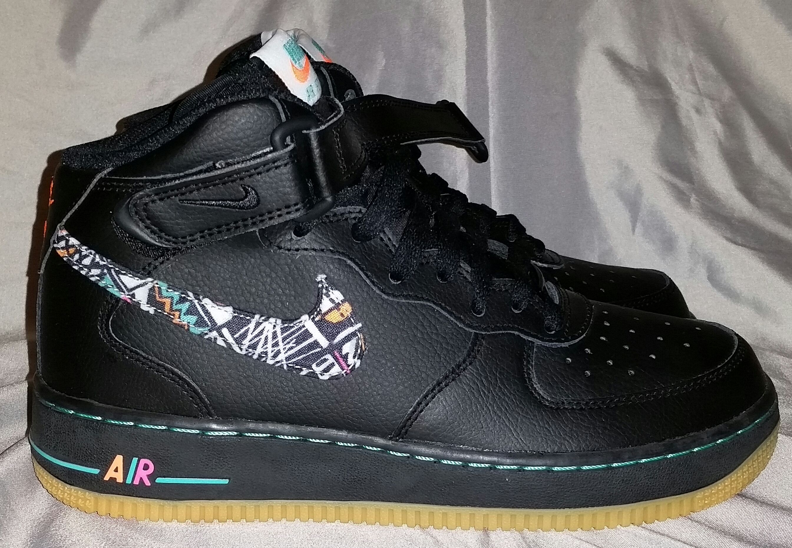 BRAND NEW Air Force 1 "South Beach" Mid GS - RARE