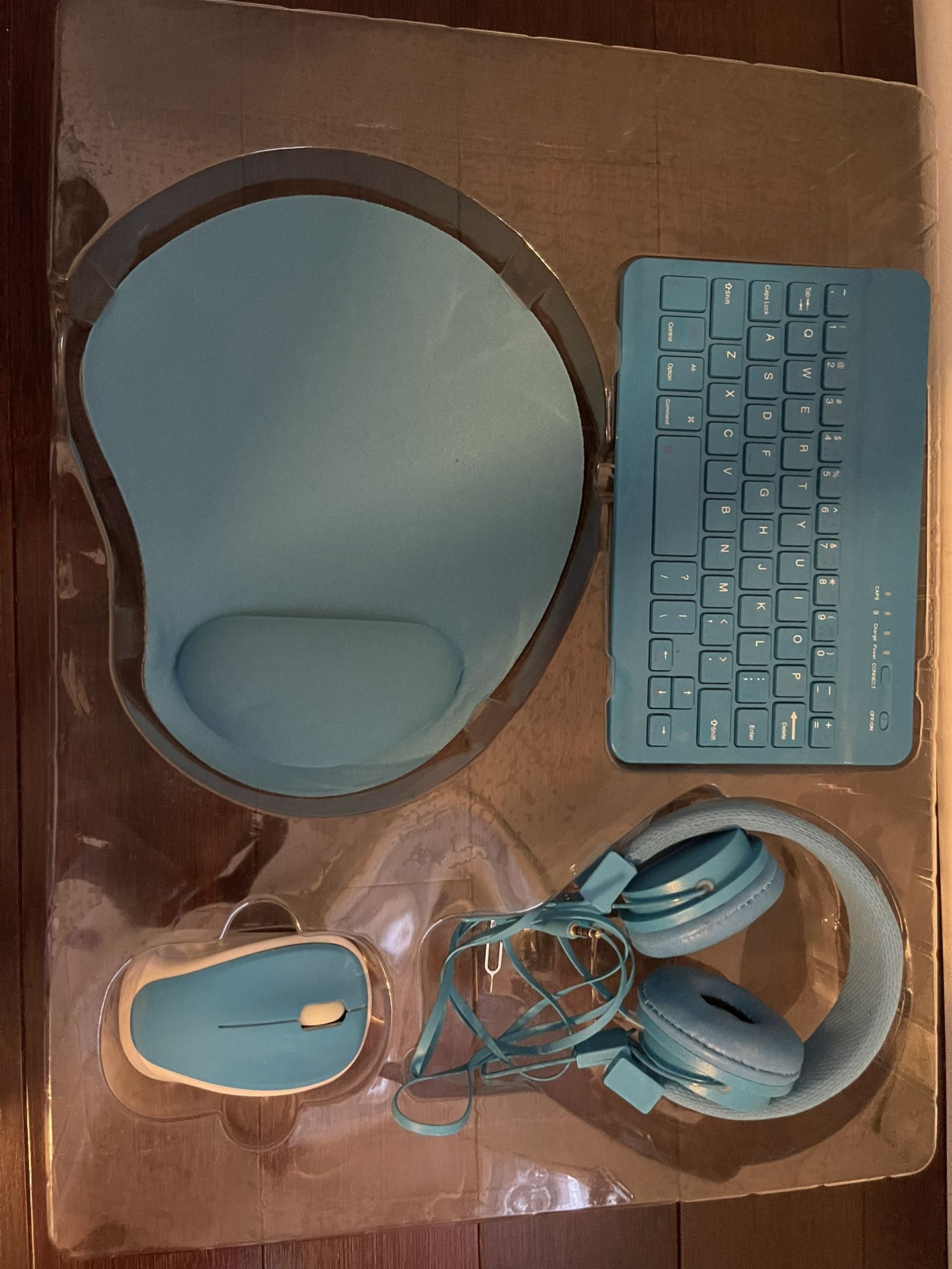Bluetooth Keyboard & Wireless Mouse (child) 