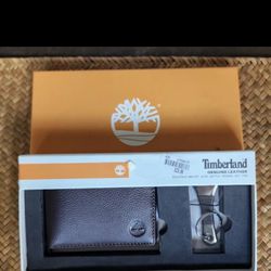 Timberland Mens Leather Bifold Wallet with Leather Covered Bottle Opener Key FOB