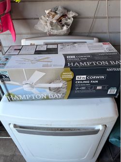 Hampton Bay 52in Corwin Ceiling Fan New
