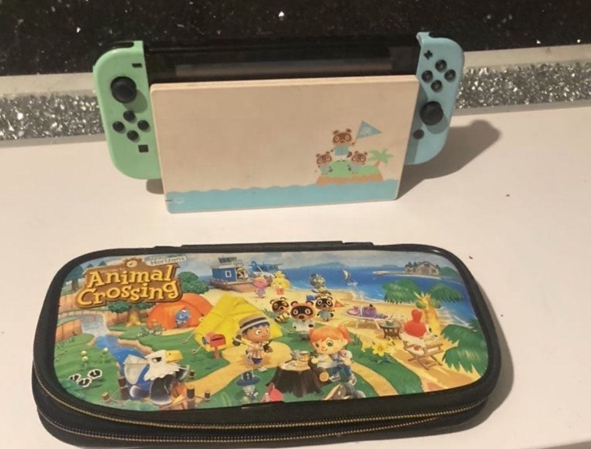 Nintendo switch Animal Crossing Edition