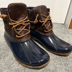 Sperry Duck Boots-size 9