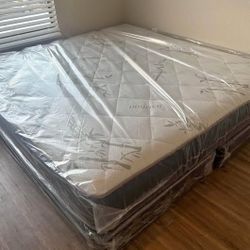 New King Mattress & Boxspring Hybird 