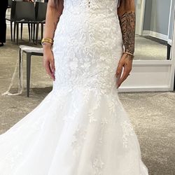 Lace Applique Mermaid Strapless Wedding Dress