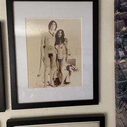 Black And White Photograph Of Jonh Lennon And Yoko Ono