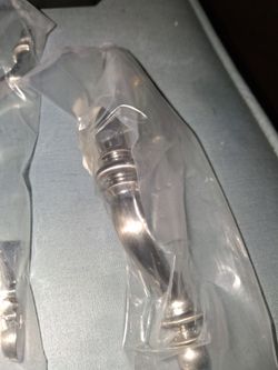 Cabinet handle