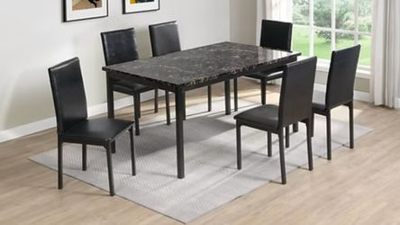 Nice black Dining Set with 6 Chairs included