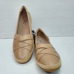 Clarks Women's Ultimate Comfort Collection Danelly Shine Blush Slip Ons Size 8M.