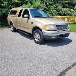 Ford F150 XLT  (144kmikes)